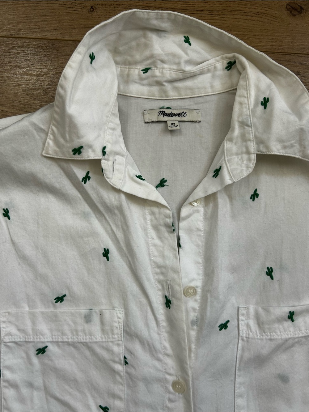 Boxy Madewell White Short-Sleeve Button-Down with Green Cactus Embroidery - Picture 5 of 8